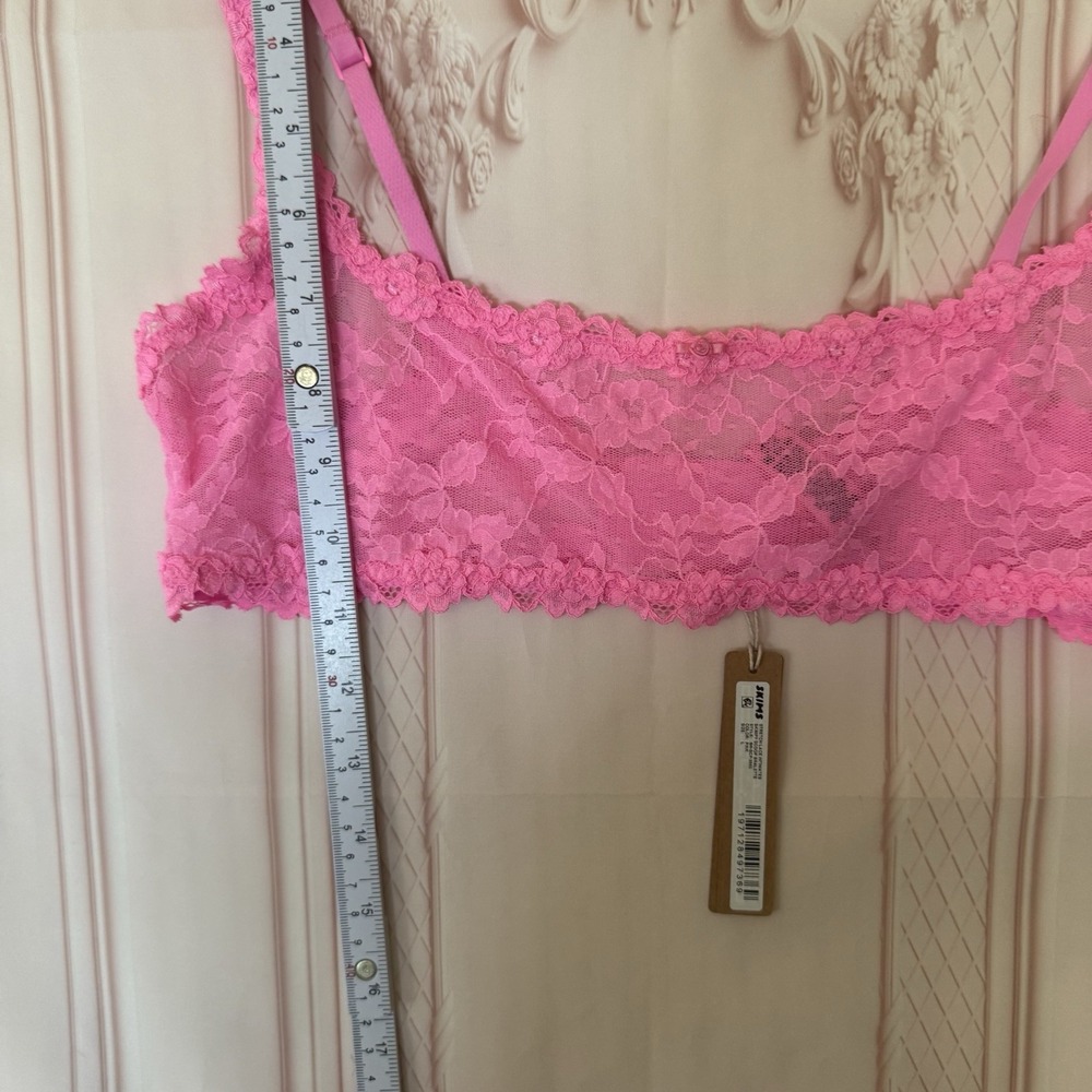 SKIMS Stretch Lace Intimates Skimpy Scoop Bralette Size Large Pink NWT - Picture 7 of 8